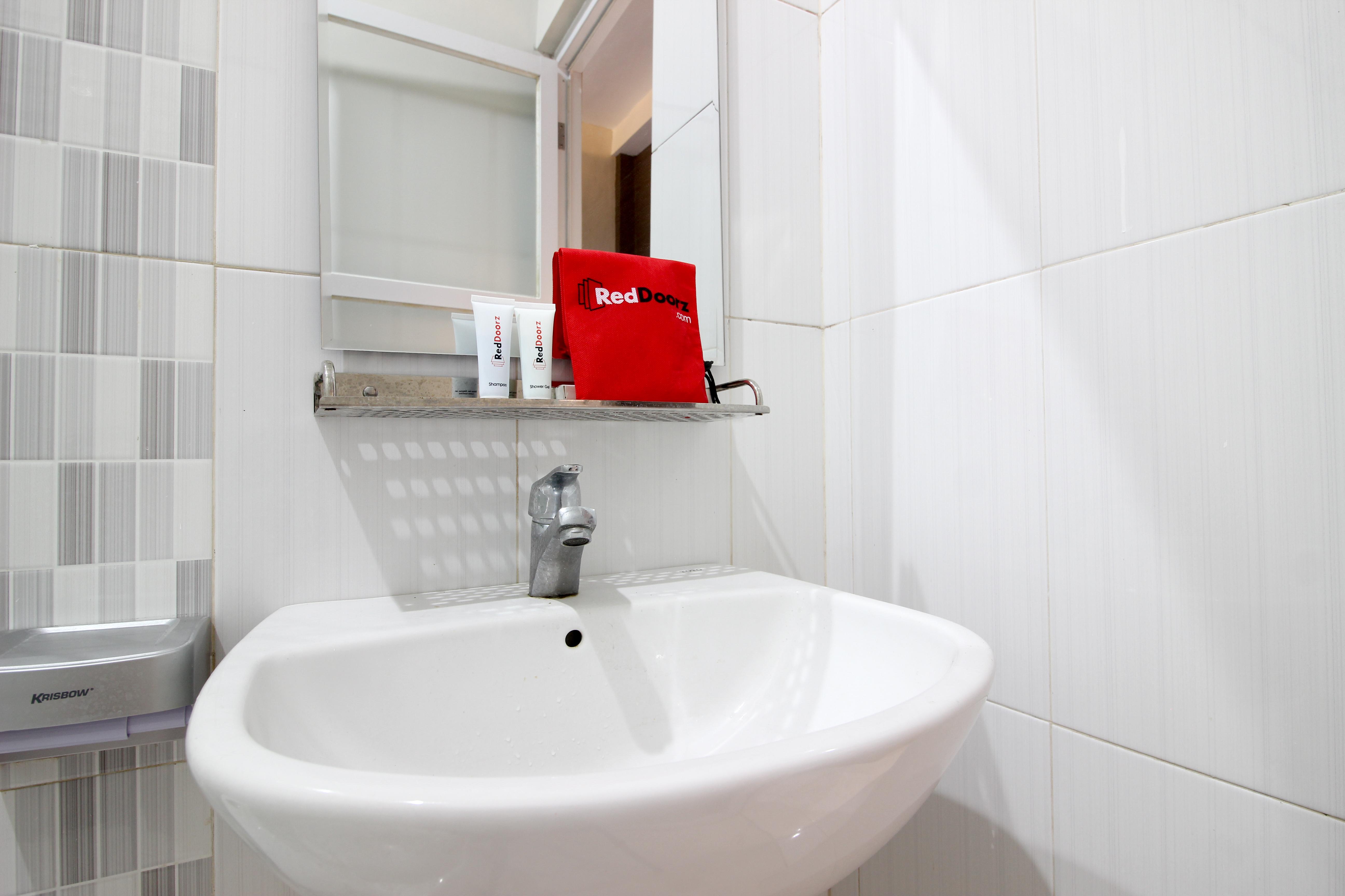 Reddoorz Plus Near Upn Jogjakarta 2 Maguwo Dış mekan fotoğraf