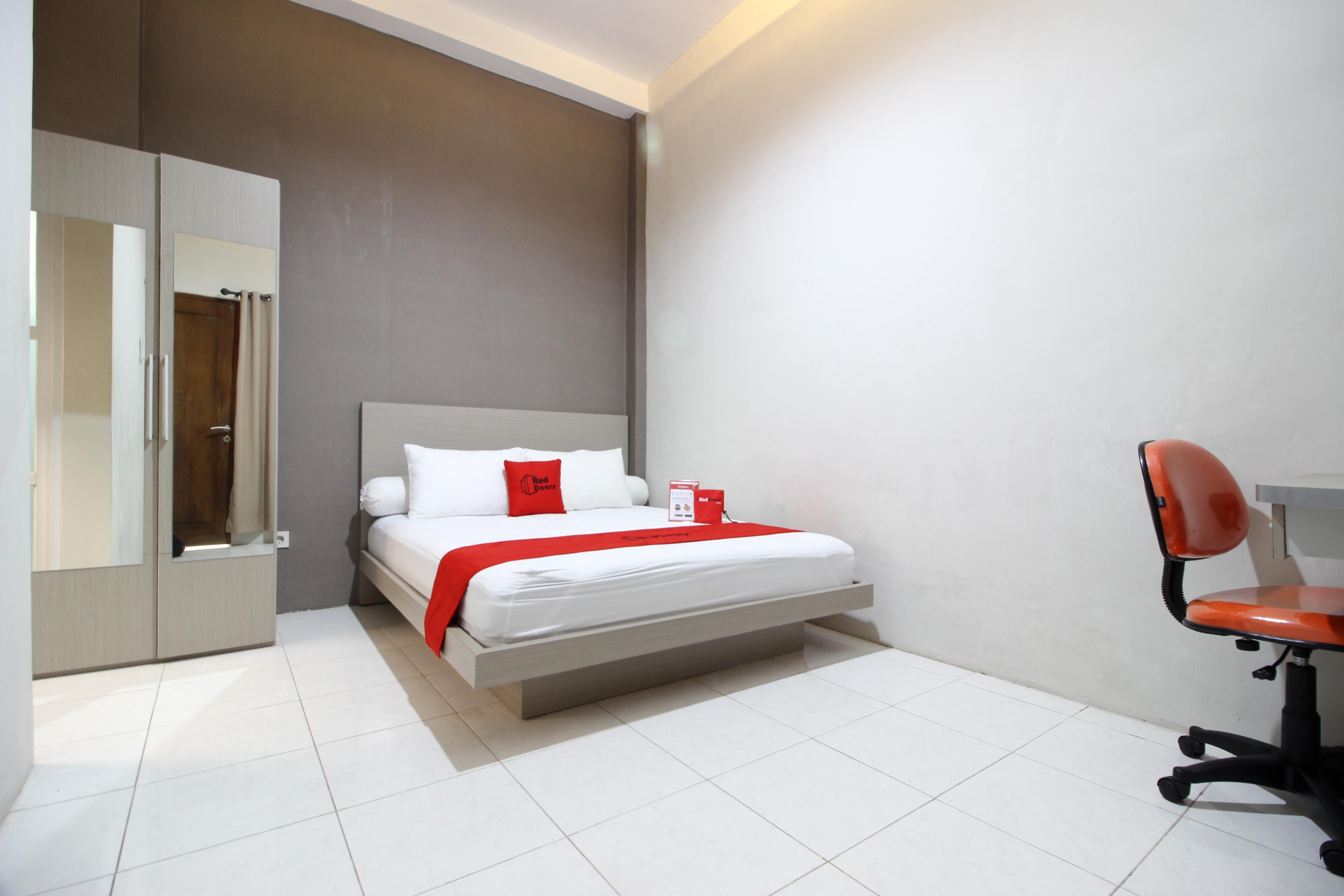 Reddoorz Plus Near Upn Jogjakarta 2 Maguwo Dış mekan fotoğraf