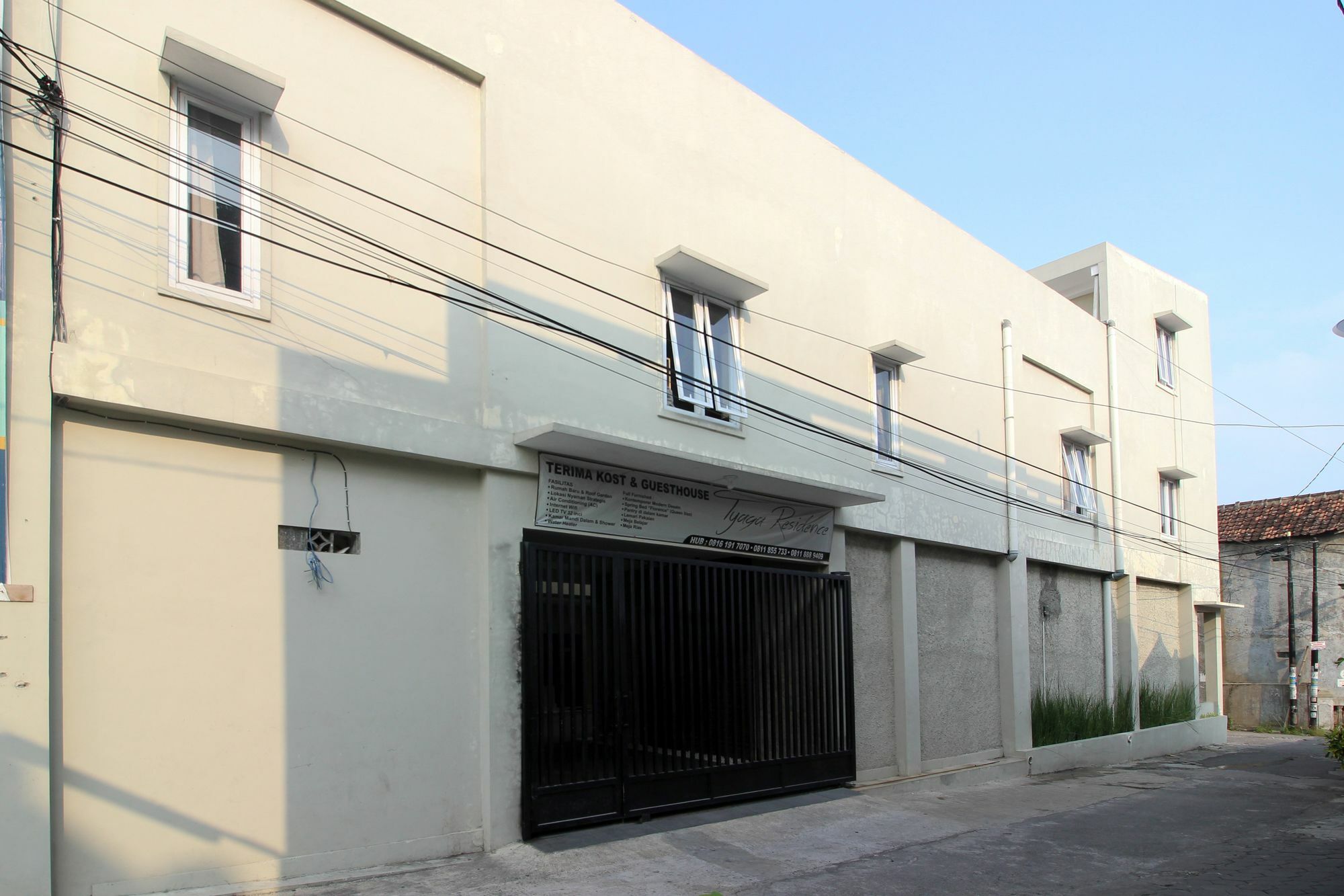 Reddoorz Plus Near Upn Jogjakarta 2 Maguwo Dış mekan fotoğraf